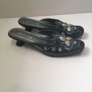 NEW IN BOX PRETTY BRAND BEADED KITTEN HEEL MULES‎ IN BLACK
